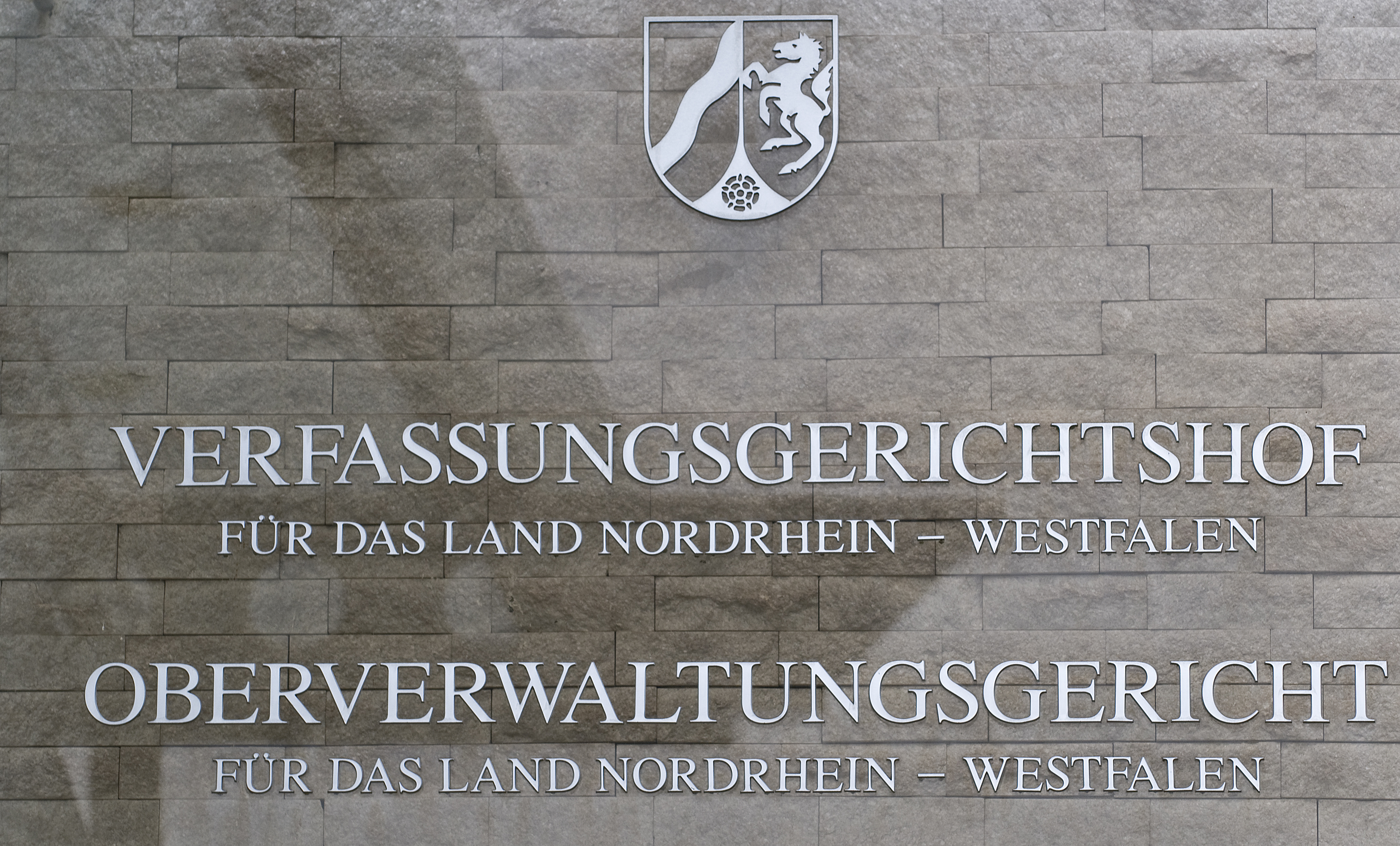 Schild Oberverwaltungsgericht für das Land Nordrhein-Westalen