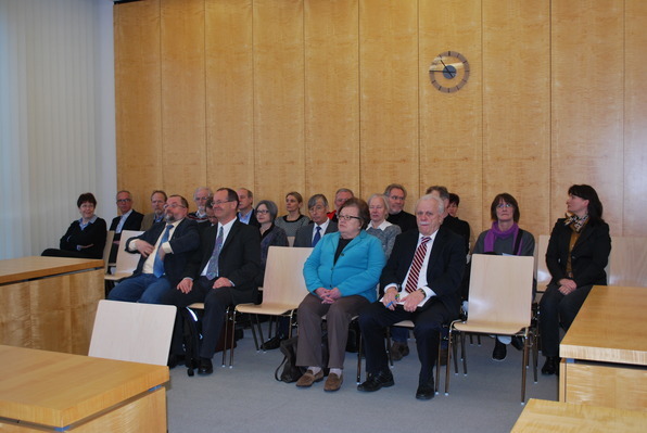 Teilnehmer an der Sitzung im Sitzungssaal 2