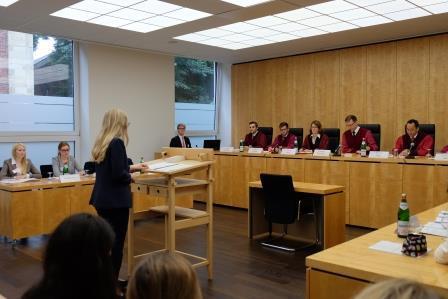 Redner vor dem Moot Court