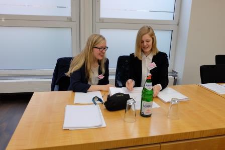 Team vor dem Moot Court