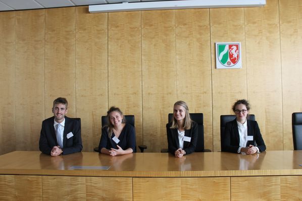 1. Platz Niklas Steinke, Inga Niedernsberg, Lena Westphal, Laura Goller (v.l.n.r.)